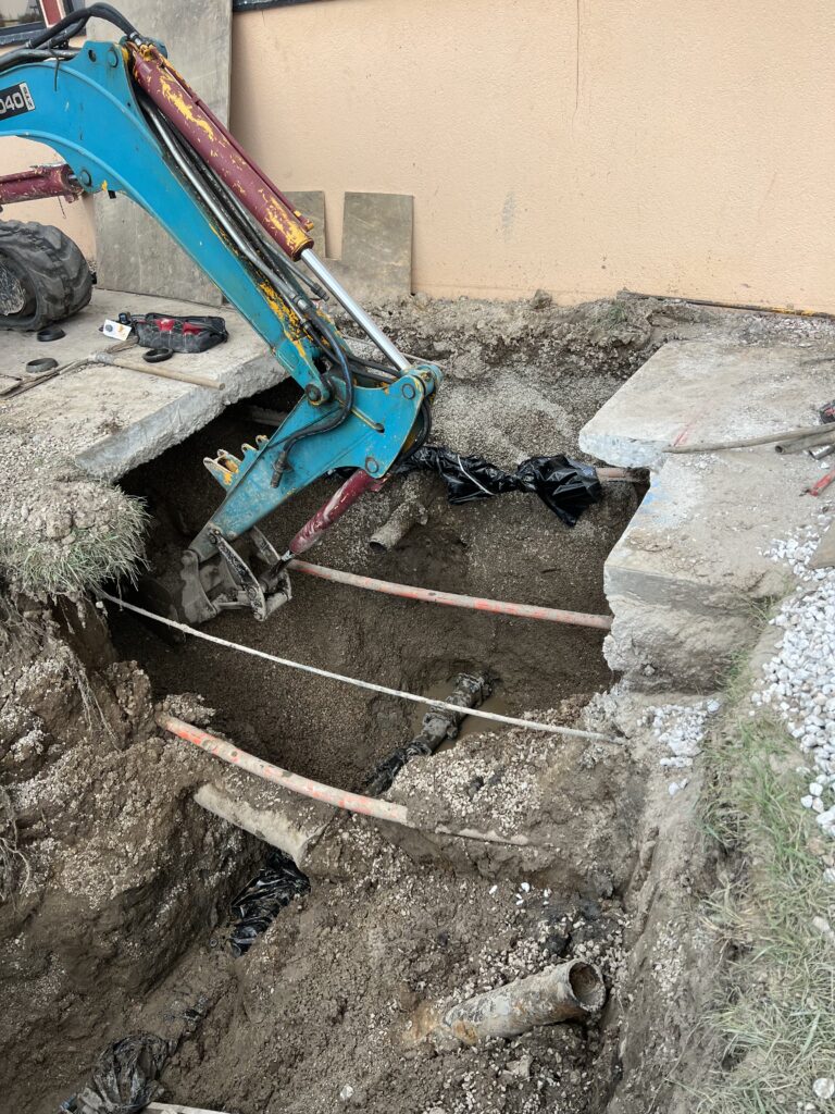 Sewer lines repair with machine equipment
